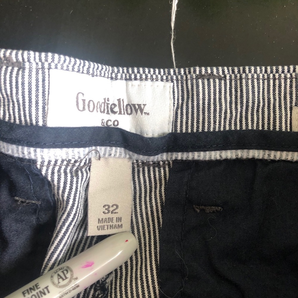 Goodfellow Shorts - Picture 3 of 6